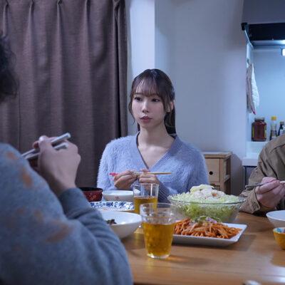 「女に興味ない」と言い続ける32年間『彼女無し』の友人に妻を1泊2日預けたら、不眠不休で11発中出しされて帰ってきた－。 与田りん-1