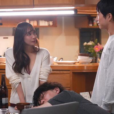 「動かなければお義兄さんは悪くないから。」夫に相手にされない人妻の一方的な腰ふり騎乗位。 逢見リカ-1