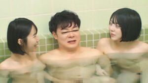 混浴女子寮！？男は管理人のボクだけ女子校と化した女子寮は羞恥心ゼロ。。。騎乗位トレーニングで肉ディルド扱いされた日々。-1