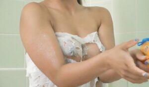 紙が溶けて大事なところが露わに！？相手の陰部をさらけ出せ！絶対に負けられない水鉄砲対決！　参加女性10名 配信限定Vol.01-6