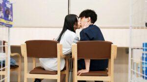 コンビニのバックヤードでセックスをするのが好きな彼女は不倫をしていた。二羽紗愛-5