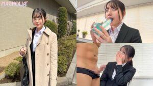 『大手企業の内定が目標の就活女子大生限定! チ〇ポを咥えながらジョボジュボ面接トレーニング!』初々しい童顔JDが喉奥チン凸されまくる!お口とスーツを精子まみれにされながらデカチンピストンで絶頂中出し!!!【街角素人モニタリング♯さくら♯21歳】-1