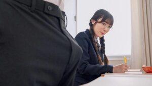 マワされ願望！脱いだら凄いクラスの地味な人見知りJ系は乱交にどハマり！笑顔で全員にハメ倒される変態娘　浦上ひのり-1