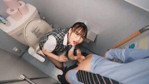 生真面目だと思っていた経理部女子はとんでもない痴女だった！弱みを握られ日夜社内で痴女られるハメに-9