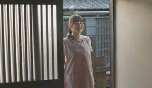 過疎化に悩む某県のとある村新たに自治体支援制度を導入！移住者にはもれなく日替わりお手伝いさんが提供される！？-1