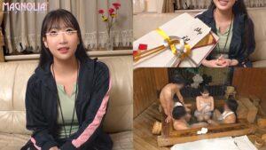 『巨乳女子大生マネージャー限定！男子部員たちを射精させたら賞金GET！』笑顔が眩しいド級爆乳マネが挑戦☆3人のチ○ポを抜いて筆おろし合体→そのまま皆にパコられ本気イキしながら全員中出しでお悩み解決☆【街角素人モニタリング♯ひめか♯水泳部マネージャー】-1