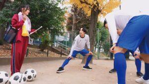 サッカー部の女子マネージャーは憧れの先輩のレギュラー獲得のために顧問教師の性処理をしています-3