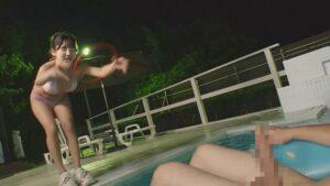 日暮れ時に某リゾートホテルのプールで叩きつけられる挑戦状！輪投げがお〇ん〇んに入れば見事賞金GET！！失敗した時の事なんて考えず果敢に挑む浮かれた女子たちの戦い！-14