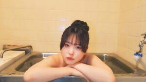 集落で若い娘は私だけ 村民を勃起させたら「ヌイてあげないといけない」という掟があります。そんで私は移住先のおじさん達の性処理をするハメになりました。-12